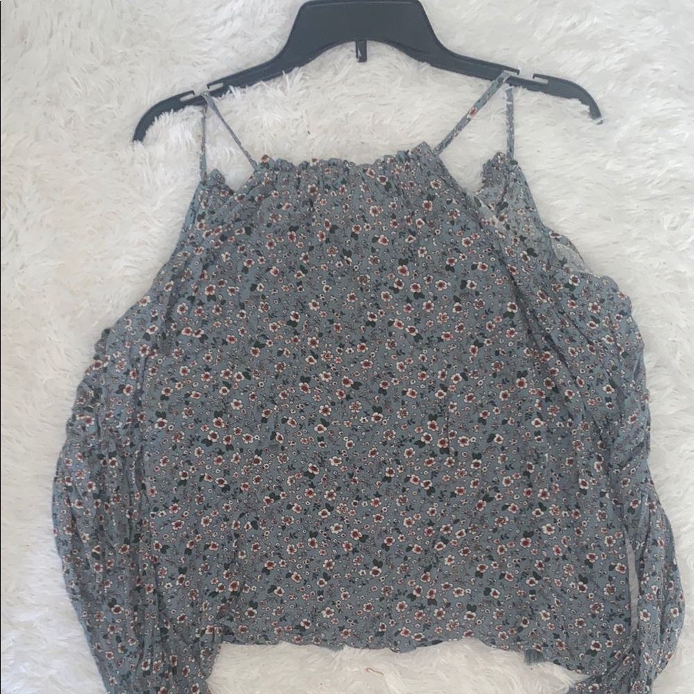 Aeropostale Floral Cutout Shoulder Top - Picture 3 of 8